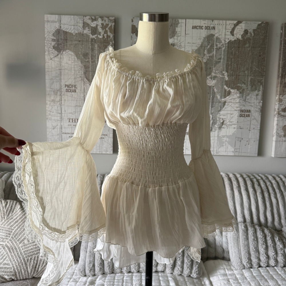 Charades Pirate Lady Vixen Bell Sleeve Smocked Blouse Cream Lace Trim Small